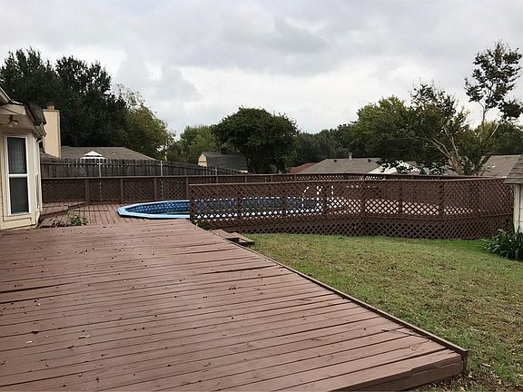 4th image of 308 Rosemary Ln