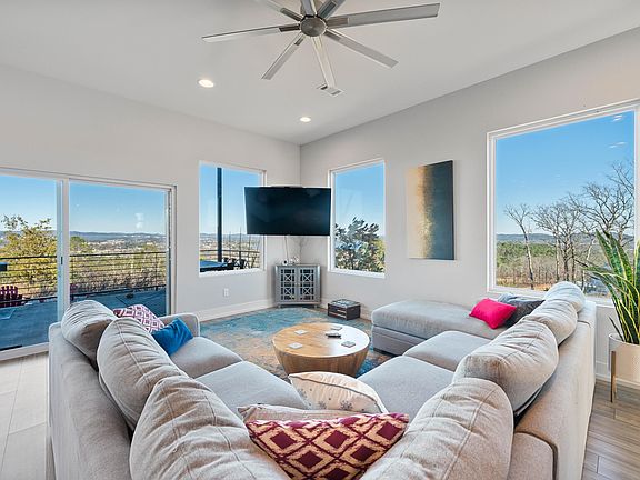 4th image of 117 Riante Trl