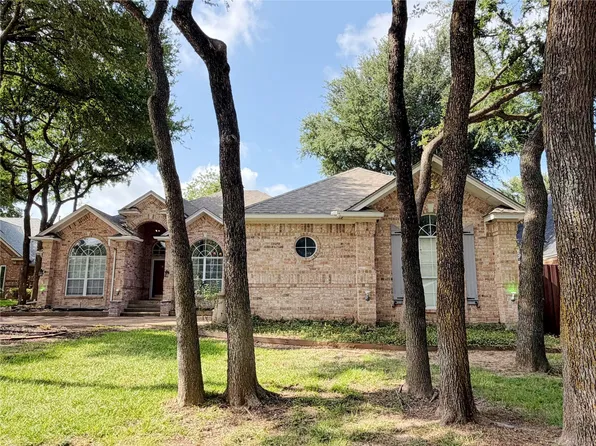 2 Mistywood Ct, Mansfield, TX 76063