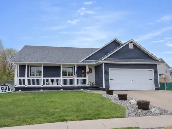 2401 E Glenwood Dr, Des Moines, IA 50320