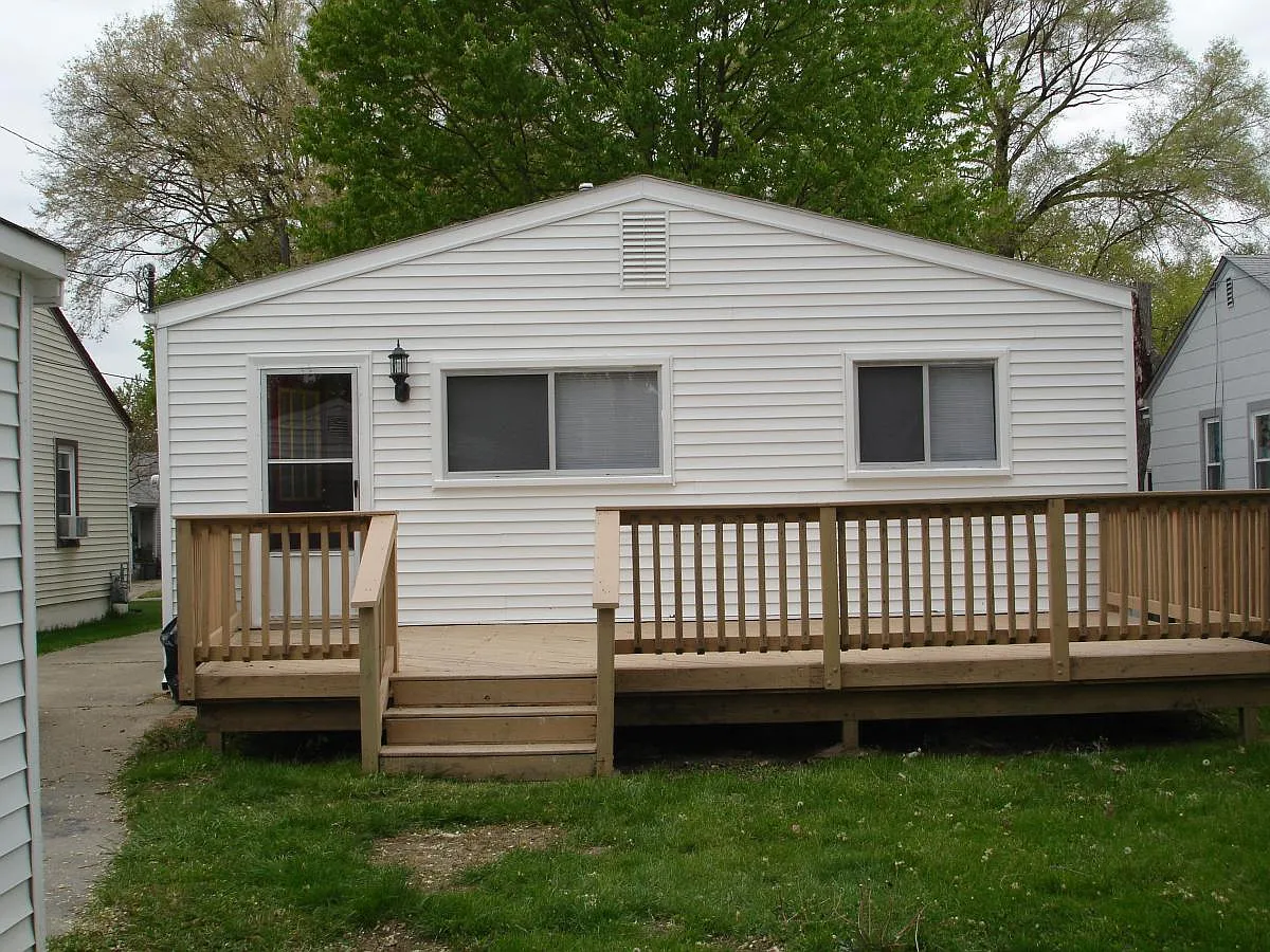 3 bed, 1150 sqft, $1,550 — Photo 2