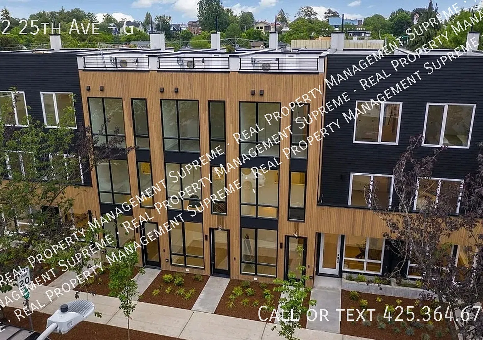 Modern Central District 2BR/2BA Townhome — Photo 3