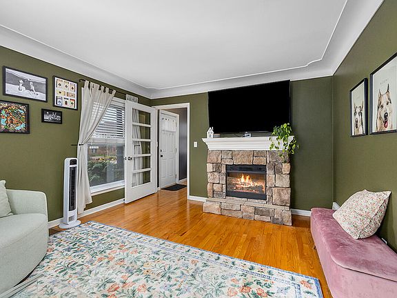 3rd image of 1920 Boston St SE