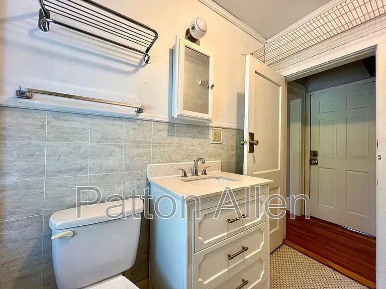 130 Edwin Pl #4 — Photo 13