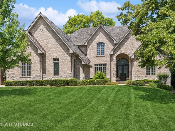 22W274 Elmwood Dr, Glen Ellyn, IL 60137