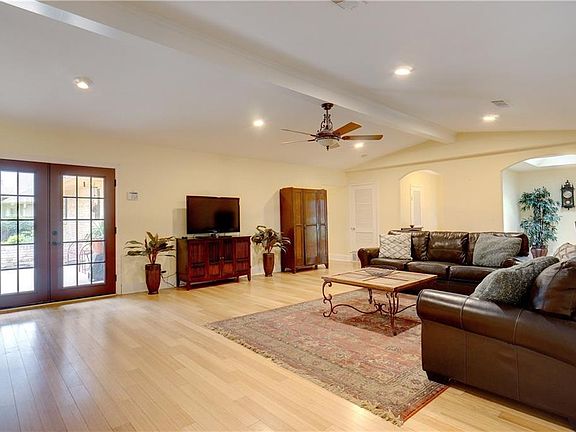 5th image of 4004 Allendale St