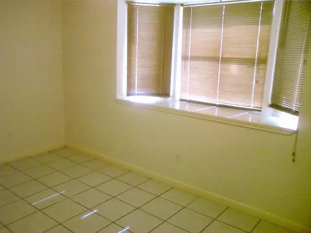 13835 Northlake Dr NE — Photo 5
