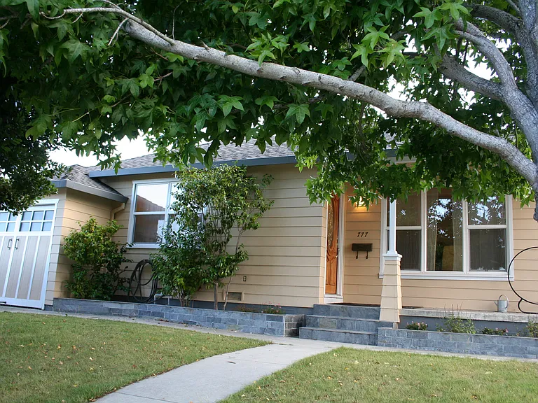 777 Cypress Ave — Photo 4