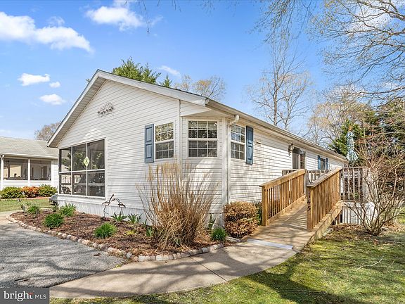4th image of 33558 Montgomery Ct
