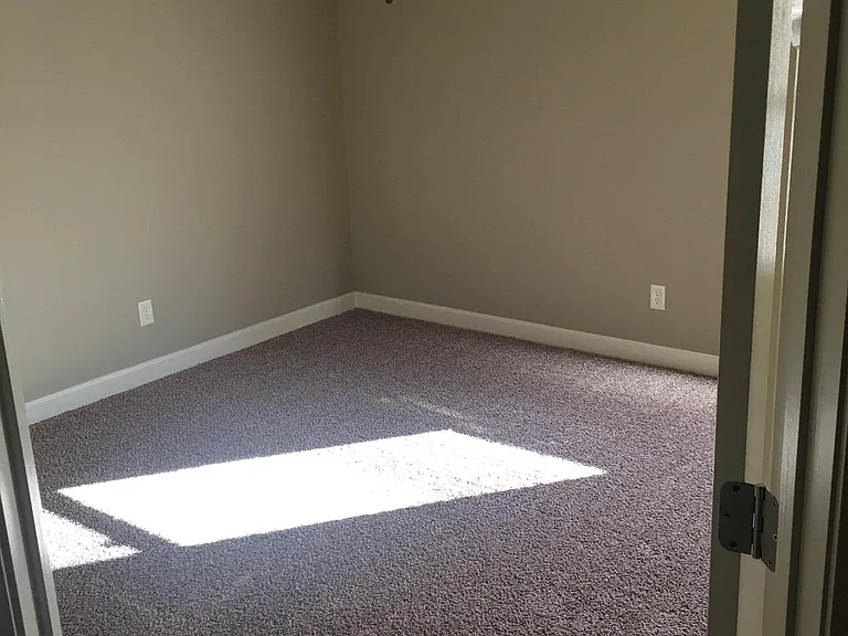 6025 Noble Rd — Photo 11