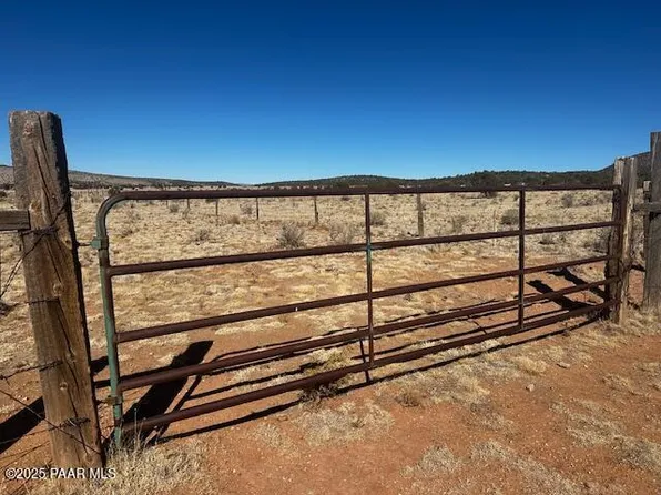 0 SE Double Back Dr, Seligman, AZ 86337