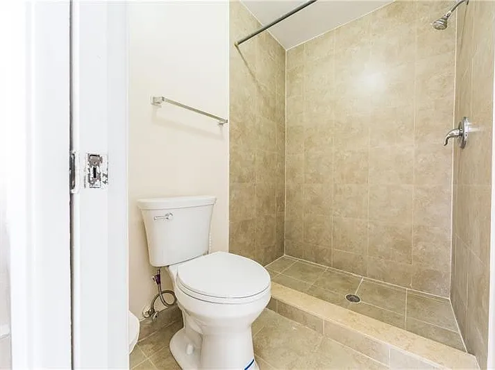 1343 Hampton Blvd — Photo 15