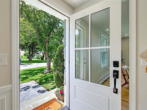 3rd image of 1 Cheshire Dr