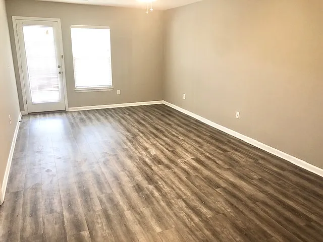 2 bed, 1076 sqft, $1,350 — Photo 4