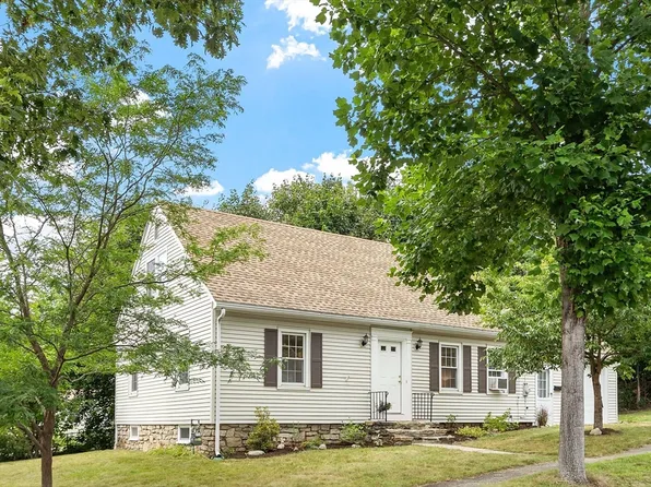 131 Airlie St, Worcester, MA 01606