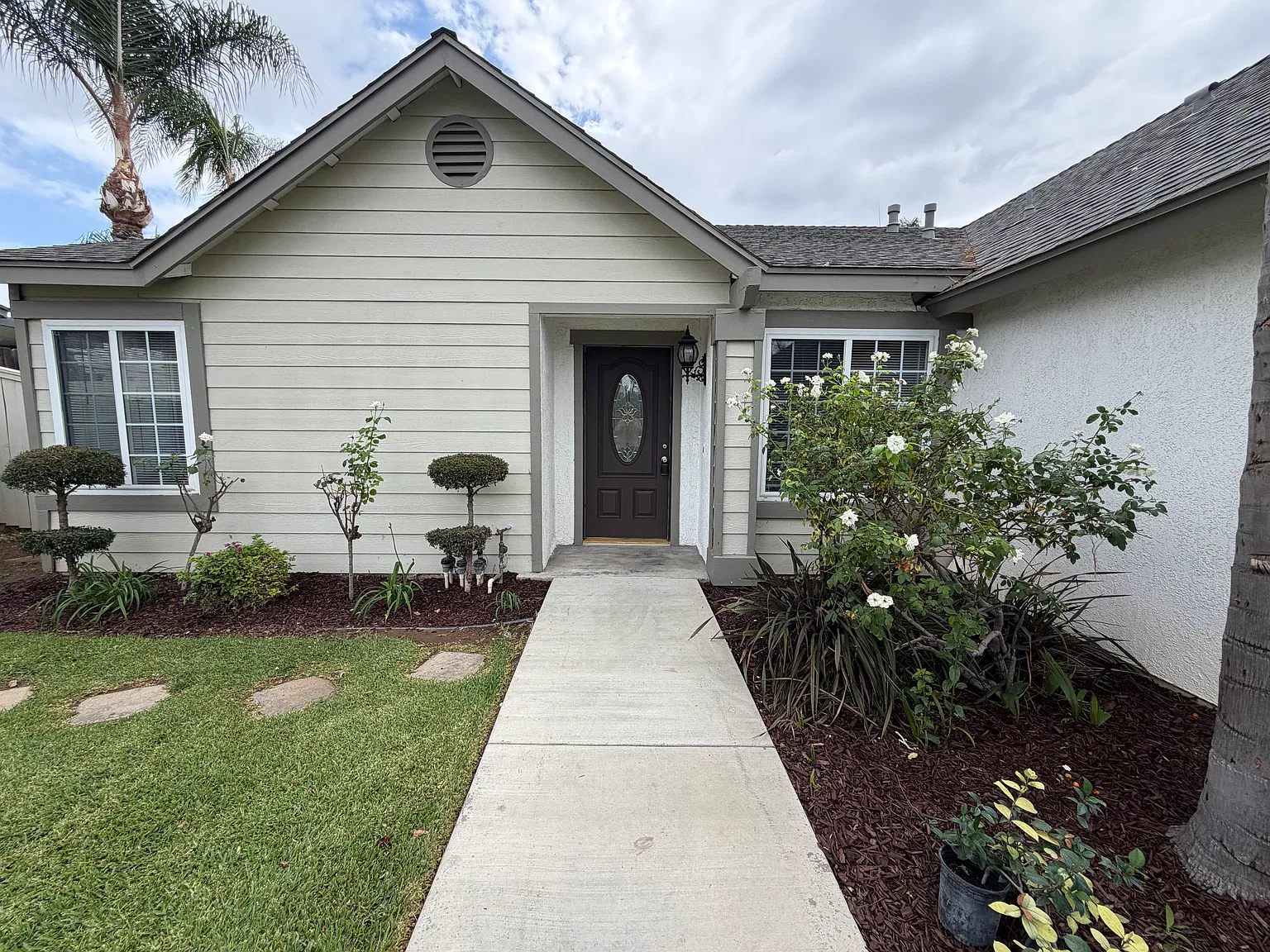 4 bed, 1809 sqft, $3,275 — Photo 2