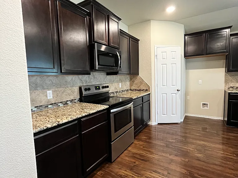 3009 Jackal Dr — Photo 10