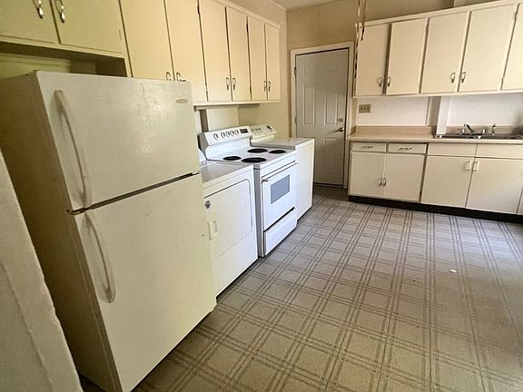 4th image of 40 Marlborough St APT 1-E