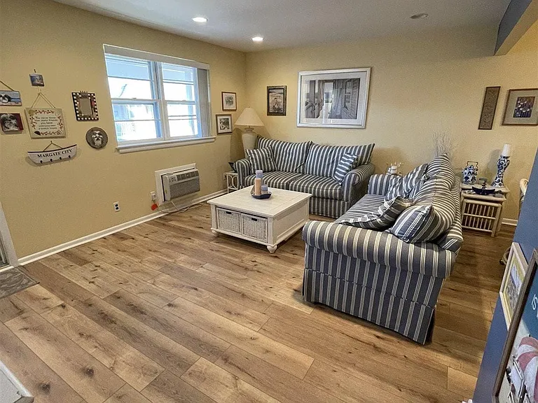 21 Monroe Ave #B11 — Photo 2