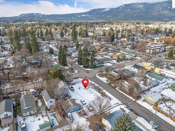 3rd image of 1 Fir St