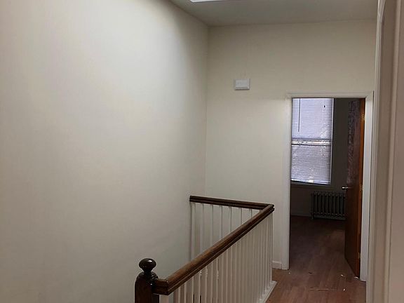 4th image of 636 E 235th St