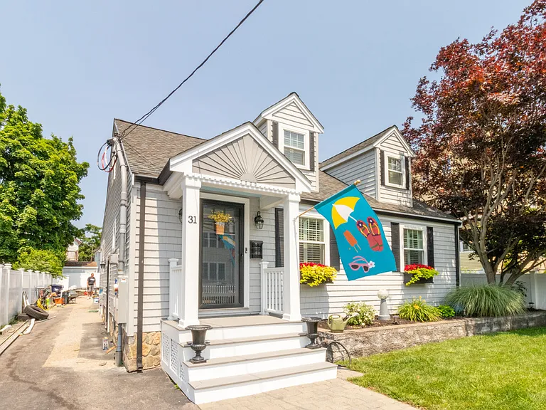 31 Parkman St — Photo 13