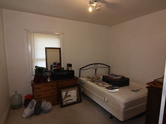 2nd image of 215 W Stark Dr