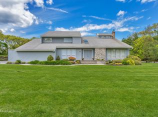 1 Louis Dr, Melville, NY 11747