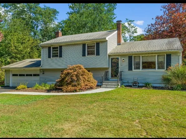 9 Todd Drive, North Haven, CT 06473