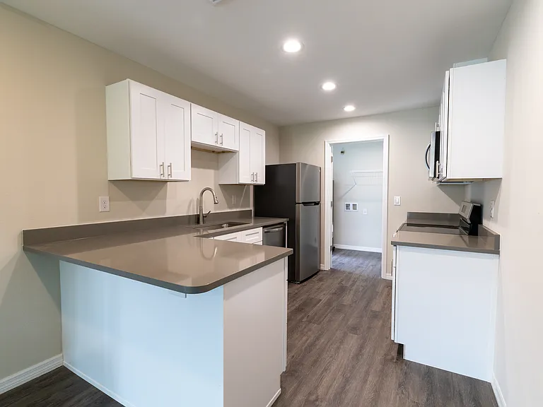 2023 Fraser St — Photo 2