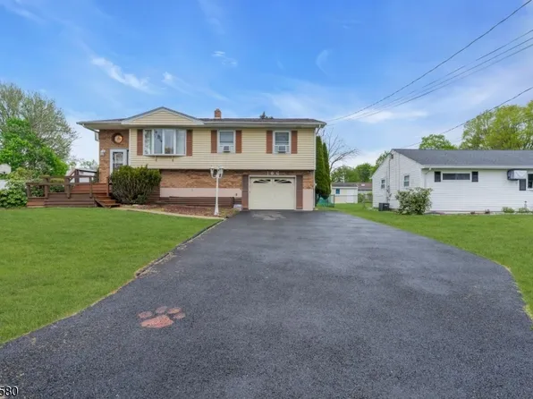 106 Louis Ln, Hackettstown Town, NJ 07840