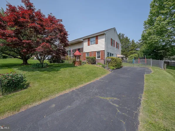 405 Garden Ln, Aston, PA 19014