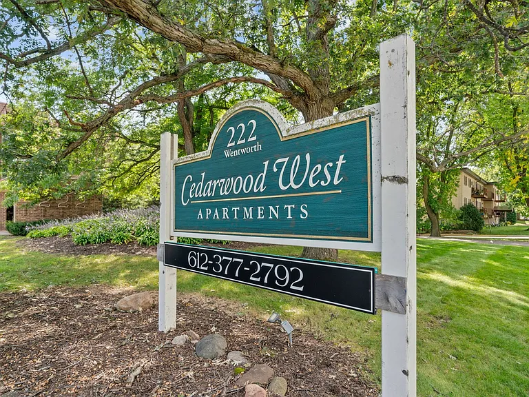 Cedarwood West Apartments | 2-Bedroom Apartments — Photo 26