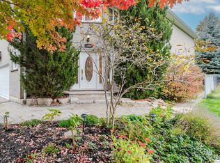 145 Old Surrey Ln, Richmond Hill, ON L4C 6R9