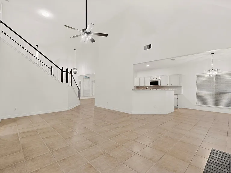 817 Edmonton Dr — Photo 33
