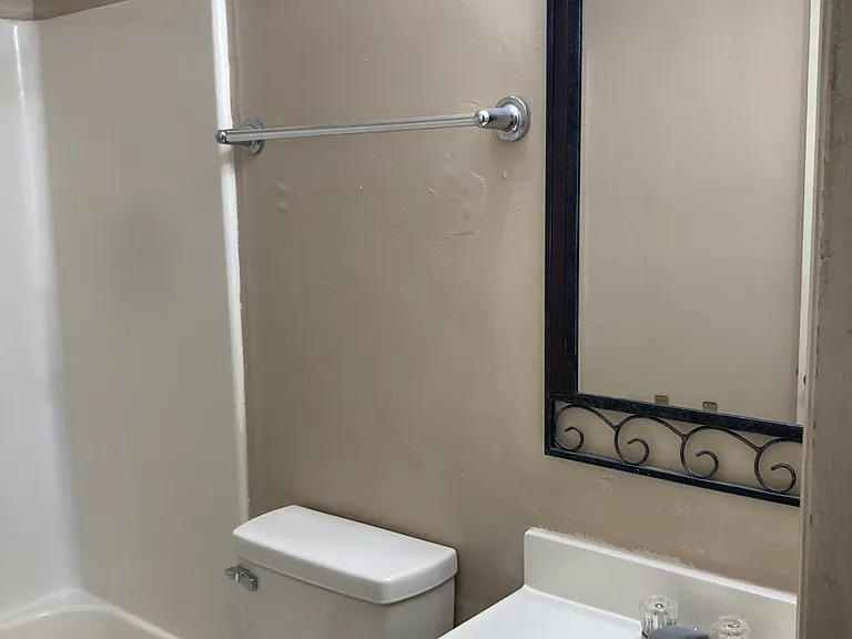 2131 W Gordon Ave #B — Photo 5