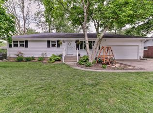 1906 Galen Dr, Champaign, IL 61821