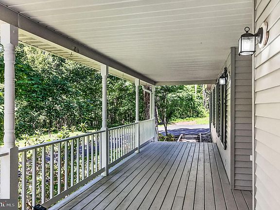 3rd image of 5645 Countryside Cir