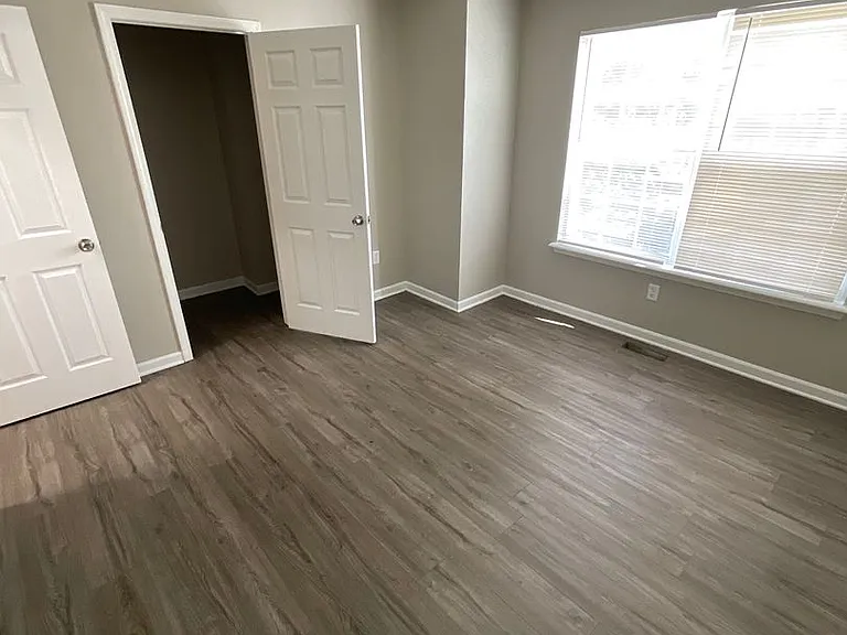 854 Eugene St — Photo 12