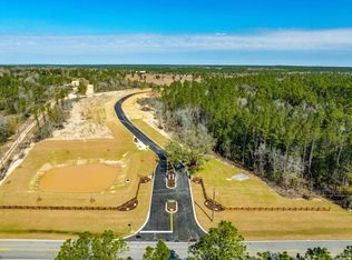 1 Creek Bluff Dr, Milton, FL 32571