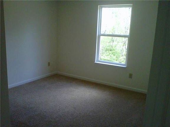 4th image of 3542 Possett Ln