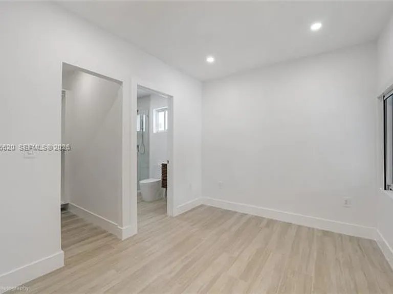 1654 SW 18th Ave #1654 — Photo 11