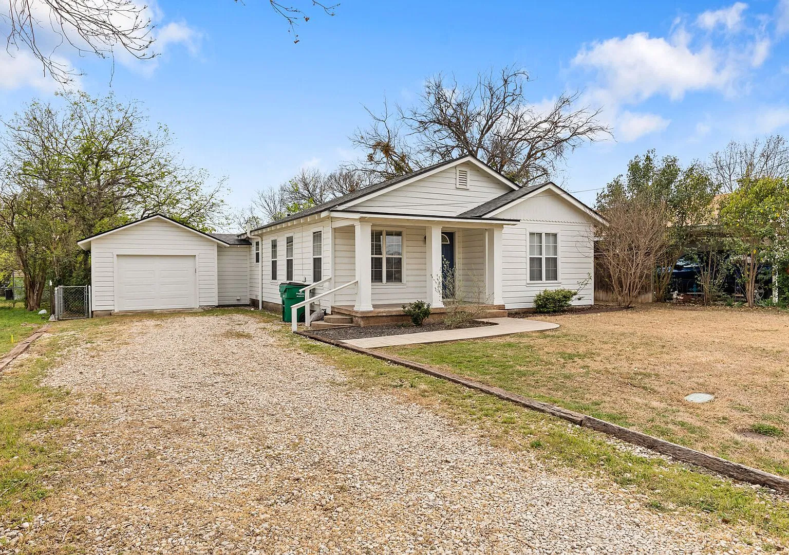 2 Bed in Crawford ISD! — Photo 1