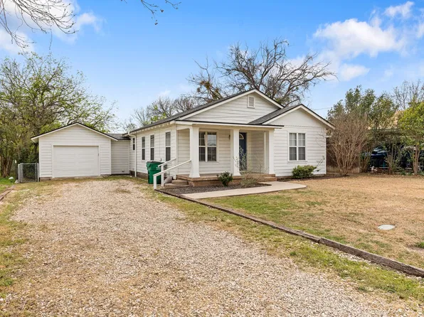 770 W 6th St, Crawford, TX 76638
