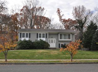 21 Colonial Dr, Matawan, NJ 07747