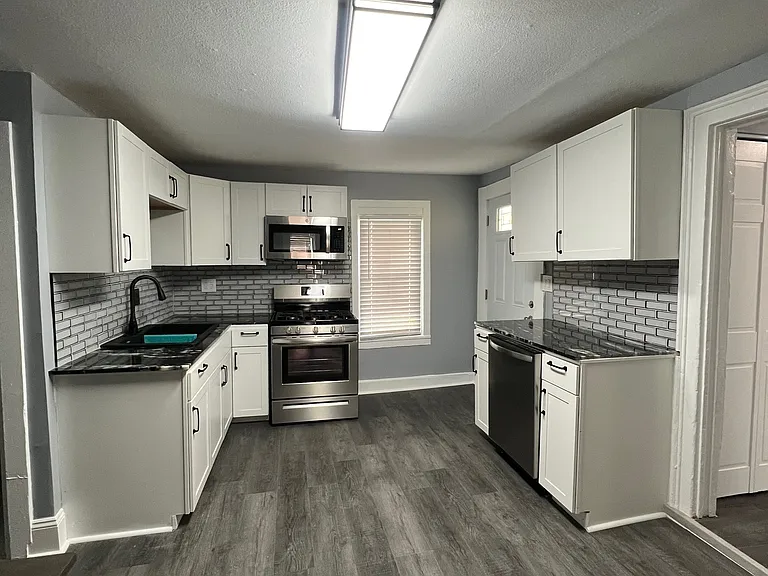 205 Ashworth Pl #1 — Photo 8