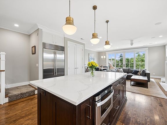 4th image of 1923 N Damen Ave #Penthouse