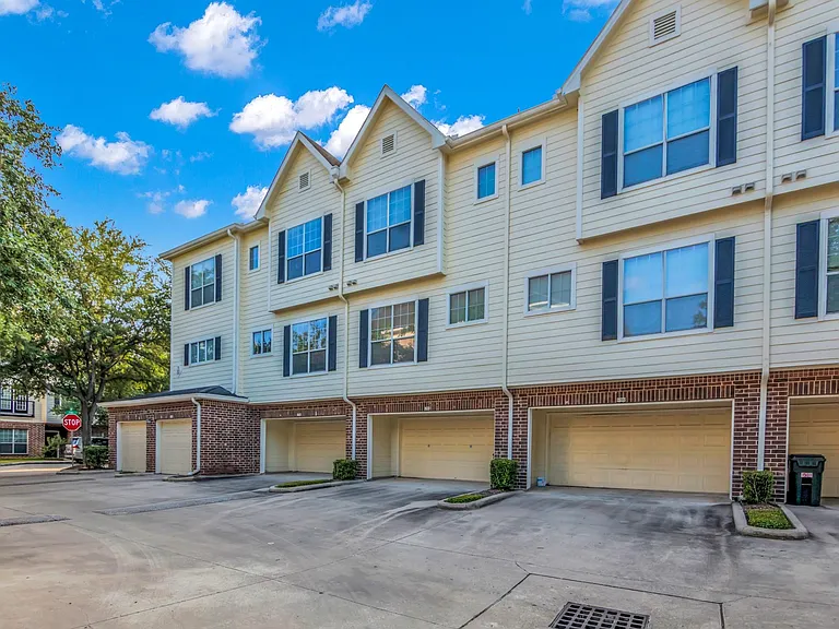 9200 Westheimer Rd #1503 — Photo 34