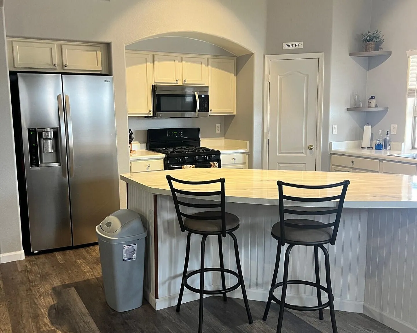 3 bed, 2.0 bath, 1824 sqft, $1,875 — Photo 4