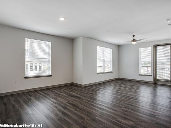 3rd image of 2322 Wordsworth St #1427